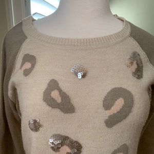 Apt 9, size med R, pale mauve with darker mauve sleeves, pink trim